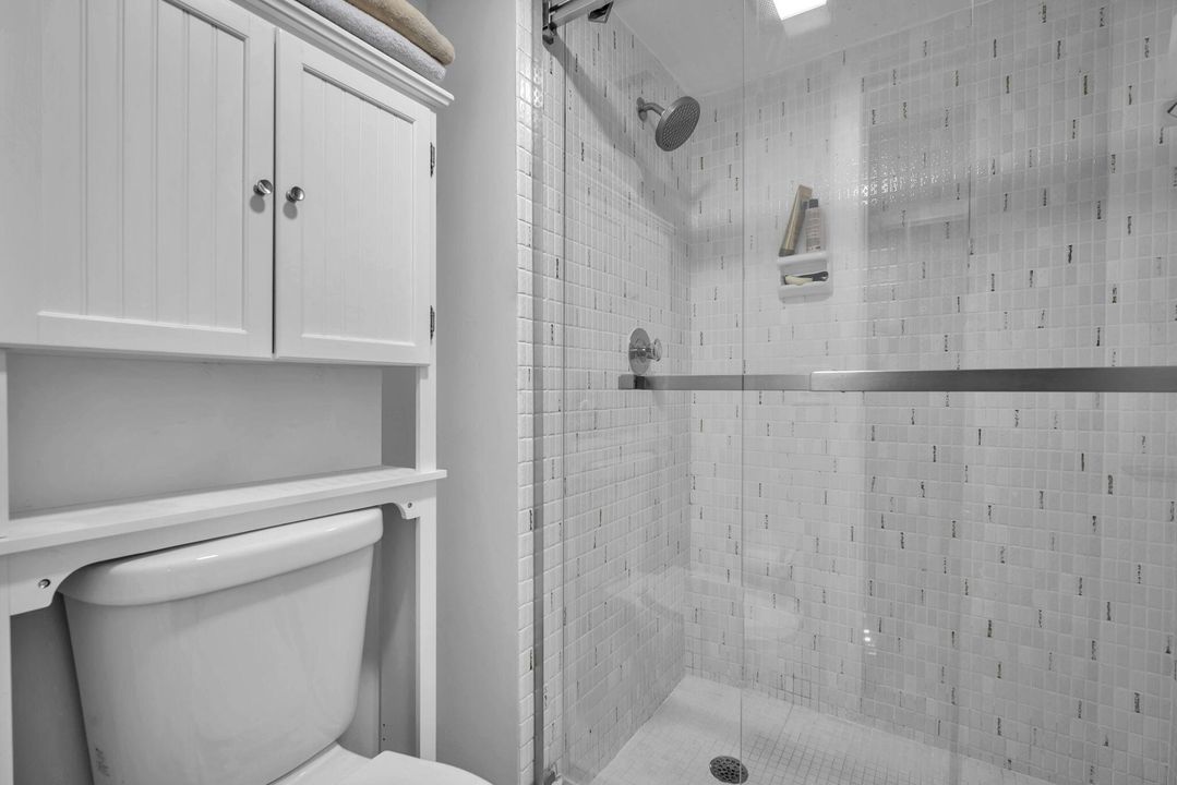 For Sale: $552,700 (2 beds, 2 baths, 1000 Square Feet)