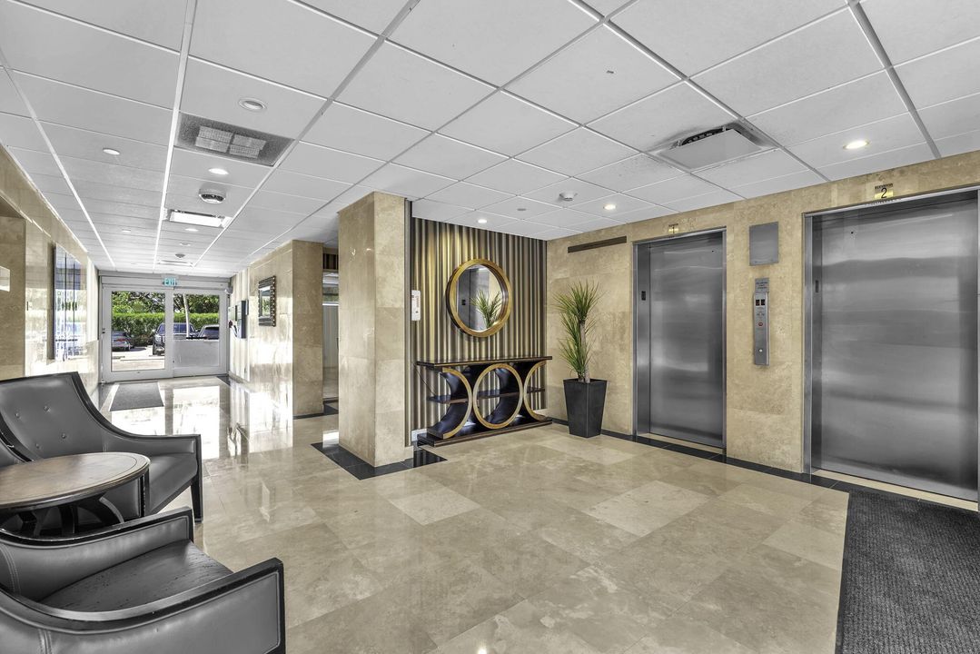 For Sale: $552,700 (2 beds, 2 baths, 1000 Square Feet)