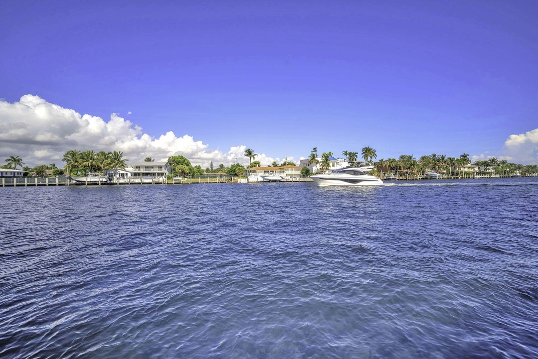 For Sale: $552,700 (2 beds, 2 baths, 1000 Square Feet)