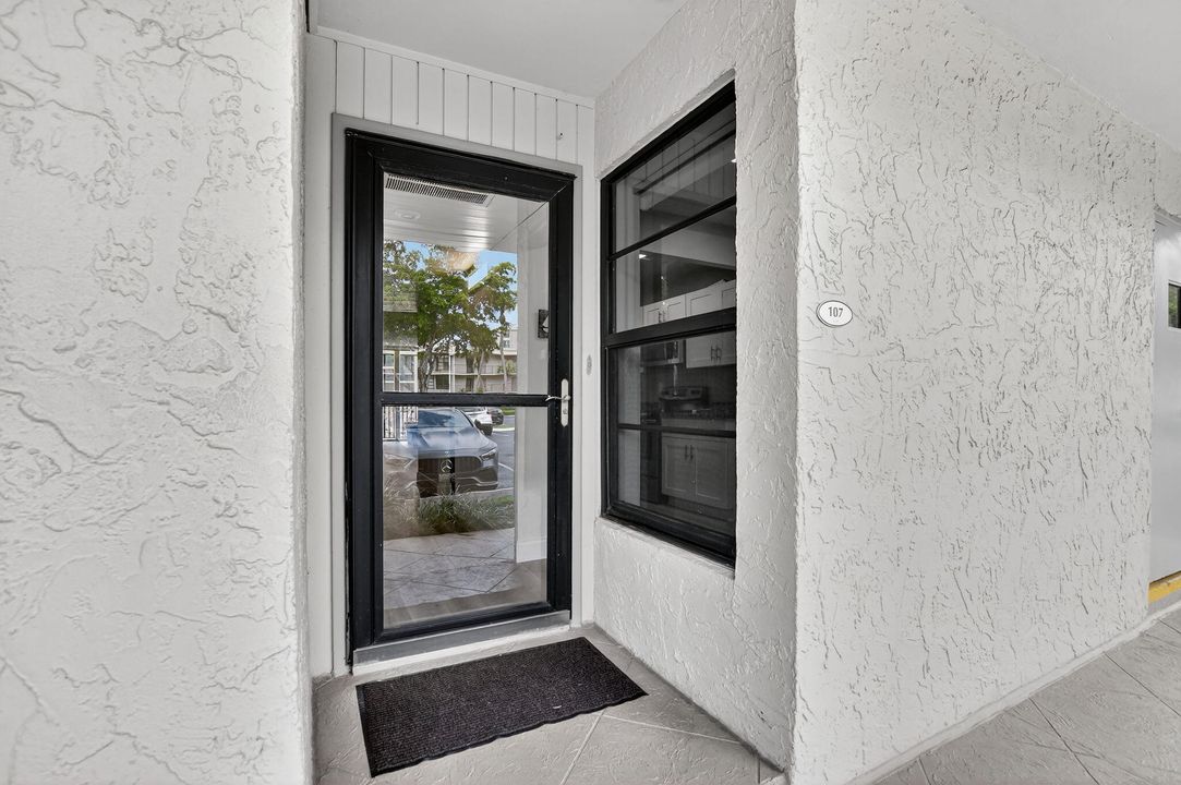 For Rent: $5,500 (2 beds, 2 baths, 1130 Square Feet)