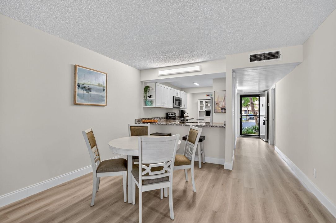 For Rent: $5,500 (2 beds, 2 baths, 1130 Square Feet)