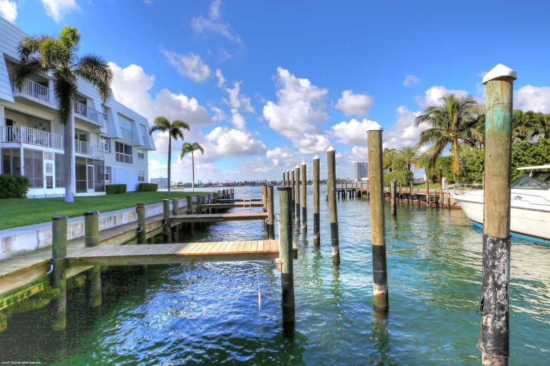 出租: $12,500 (2 贝兹, 2 浴室, 1143 平方英尺)