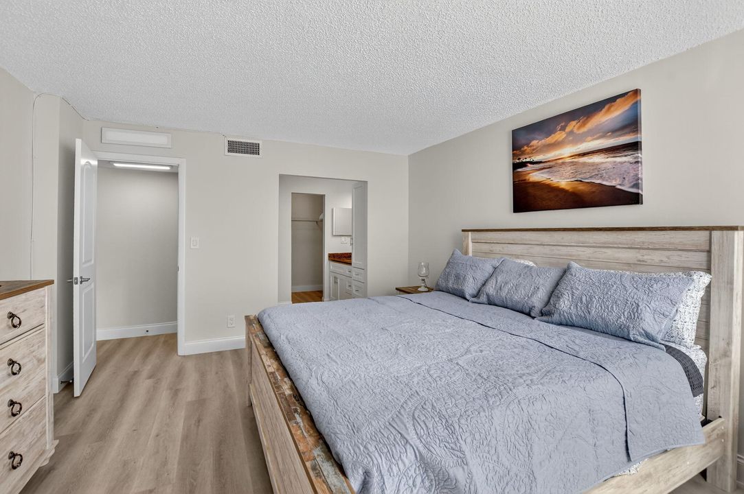 For Rent: $5,500 (2 beds, 2 baths, 1130 Square Feet)