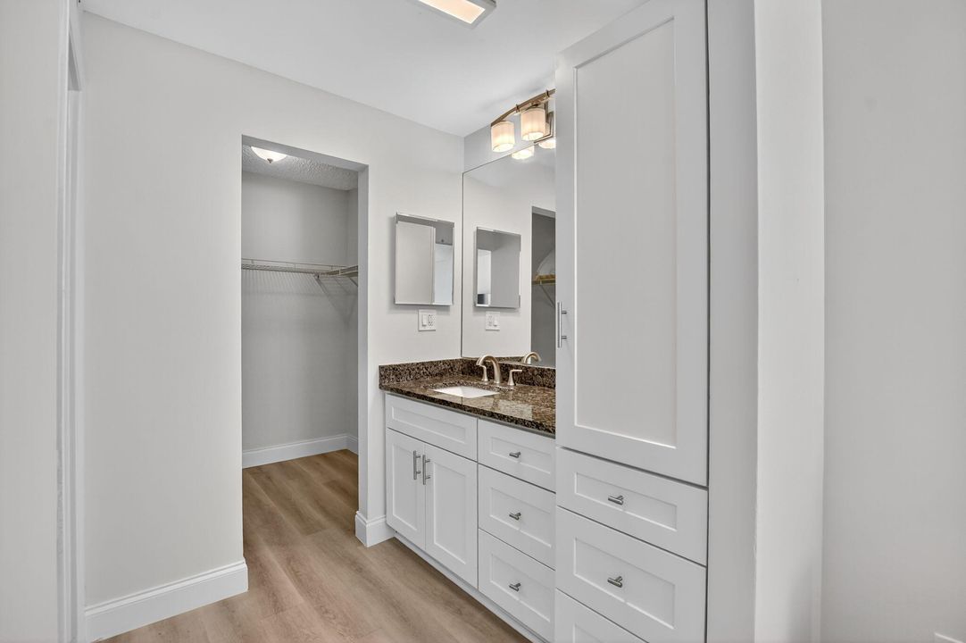 For Rent: $5,500 (2 beds, 2 baths, 1130 Square Feet)