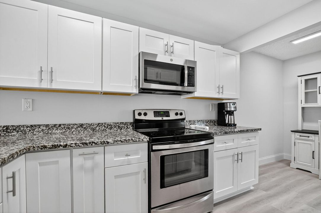 For Rent: $5,500 (2 beds, 2 baths, 1130 Square Feet)