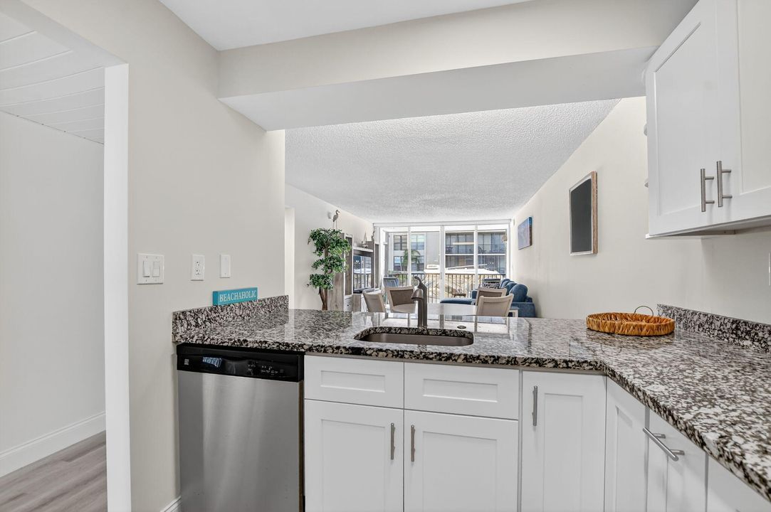 For Rent: $5,500 (2 beds, 2 baths, 1130 Square Feet)