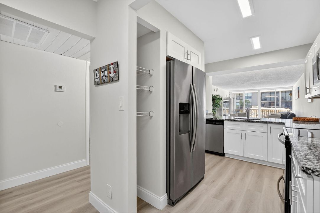 For Rent: $5,500 (2 beds, 2 baths, 1130 Square Feet)