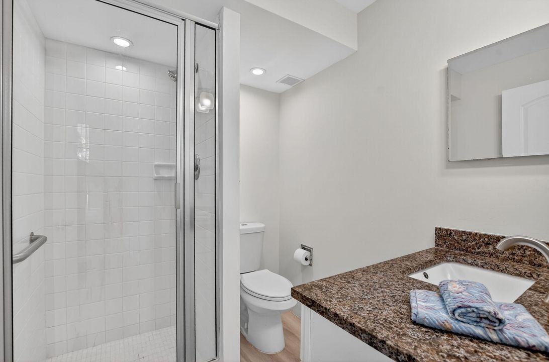 For Rent: $5,500 (2 beds, 2 baths, 1130 Square Feet)