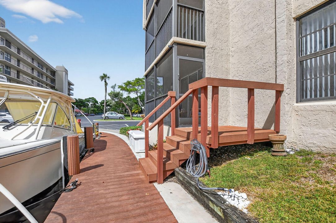 For Rent: $5,500 (2 beds, 2 baths, 1130 Square Feet)