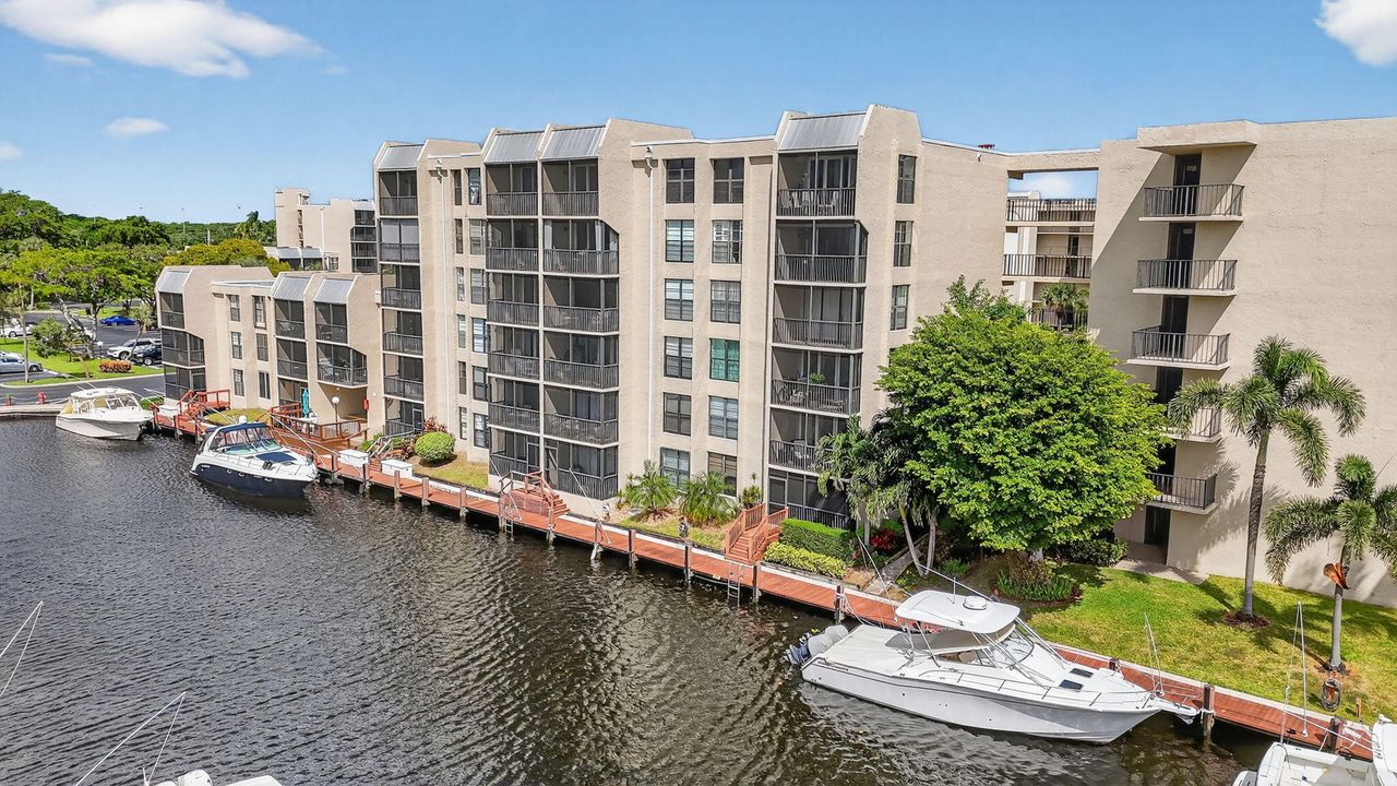 For Rent: $5,500 (2 beds, 2 baths, 1130 Square Feet)