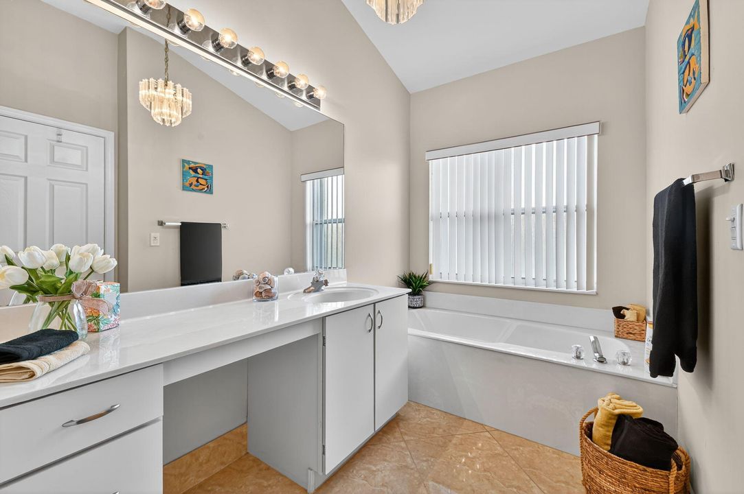 Active With Contract: $397,500 (3 beds, 2 baths, 1752 Square Feet)