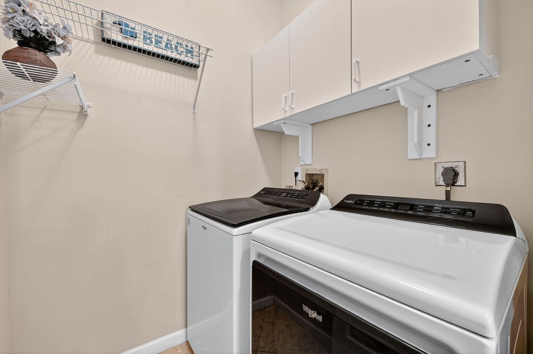 Active With Contract: $397,500 (3 beds, 2 baths, 1752 Square Feet)