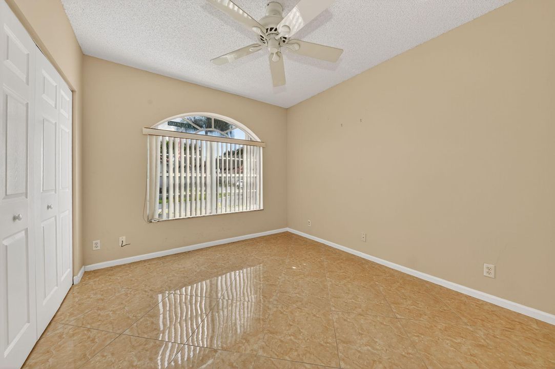 Active With Contract: $397,500 (3 beds, 2 baths, 1752 Square Feet)