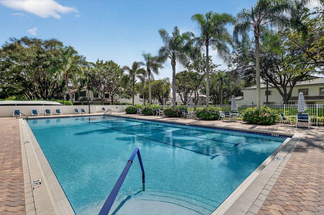 Active With Contract: $397,500 (3 beds, 2 baths, 1752 Square Feet)