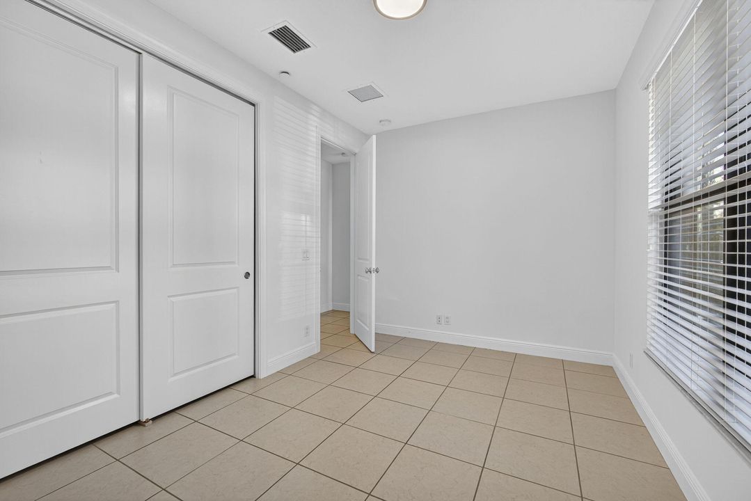 Под контрактом: $4,750 (4 спален, 3 ванн, 2252 Квадратных фут)