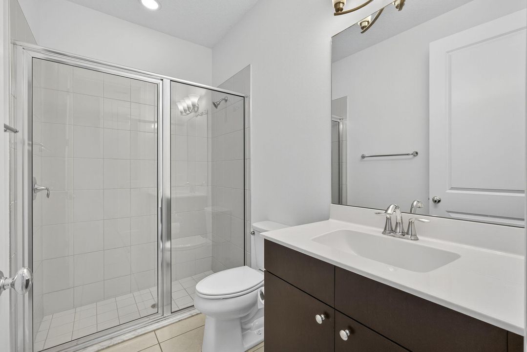 Под контрактом: $4,750 (4 спален, 3 ванн, 2252 Квадратных фут)