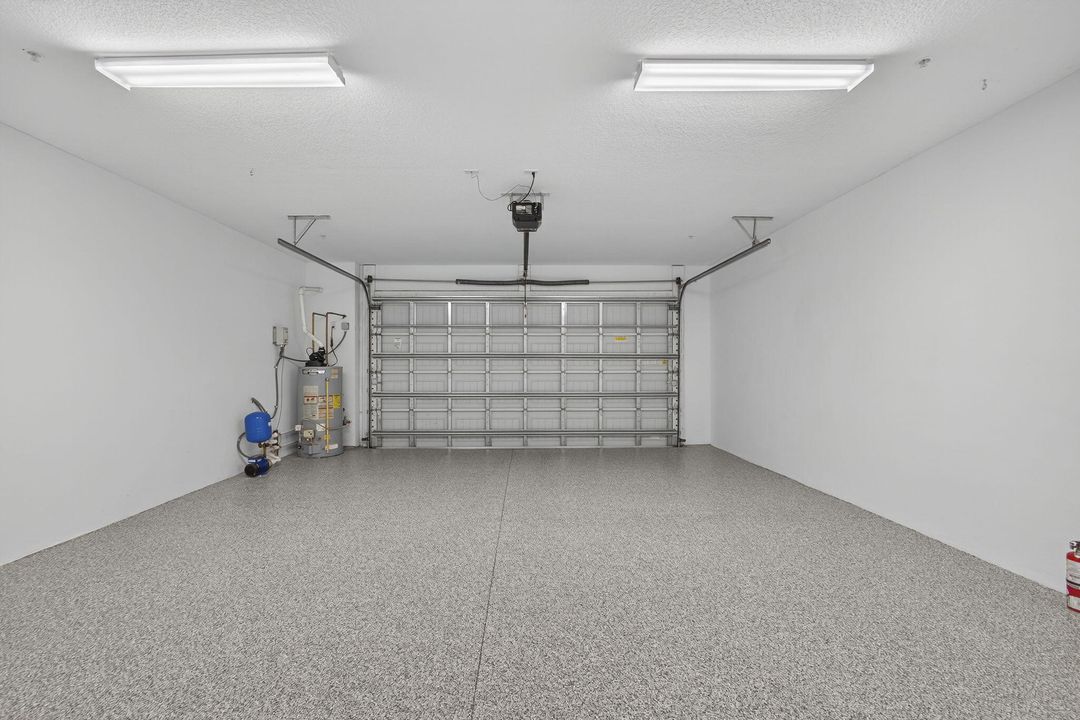 Под контрактом: $4,750 (4 спален, 3 ванн, 2252 Квадратных фут)