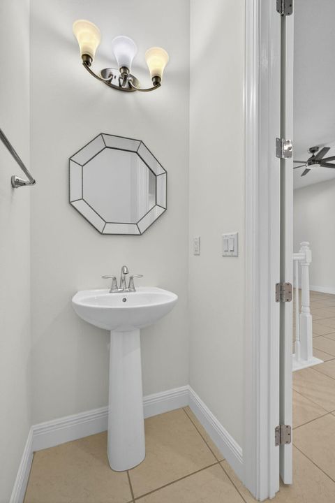 Под контрактом: $4,750 (4 спален, 3 ванн, 2252 Квадратных фут)