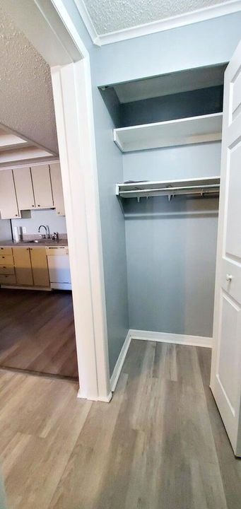 待售: $139,000 (1 贝兹, 1 浴室, 550 平方英尺)