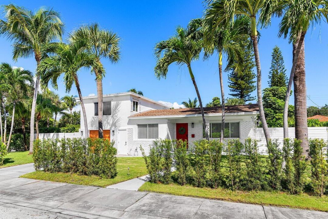 For Sale: $899,900 (3 beds, 2 baths, 2118 Square Feet)