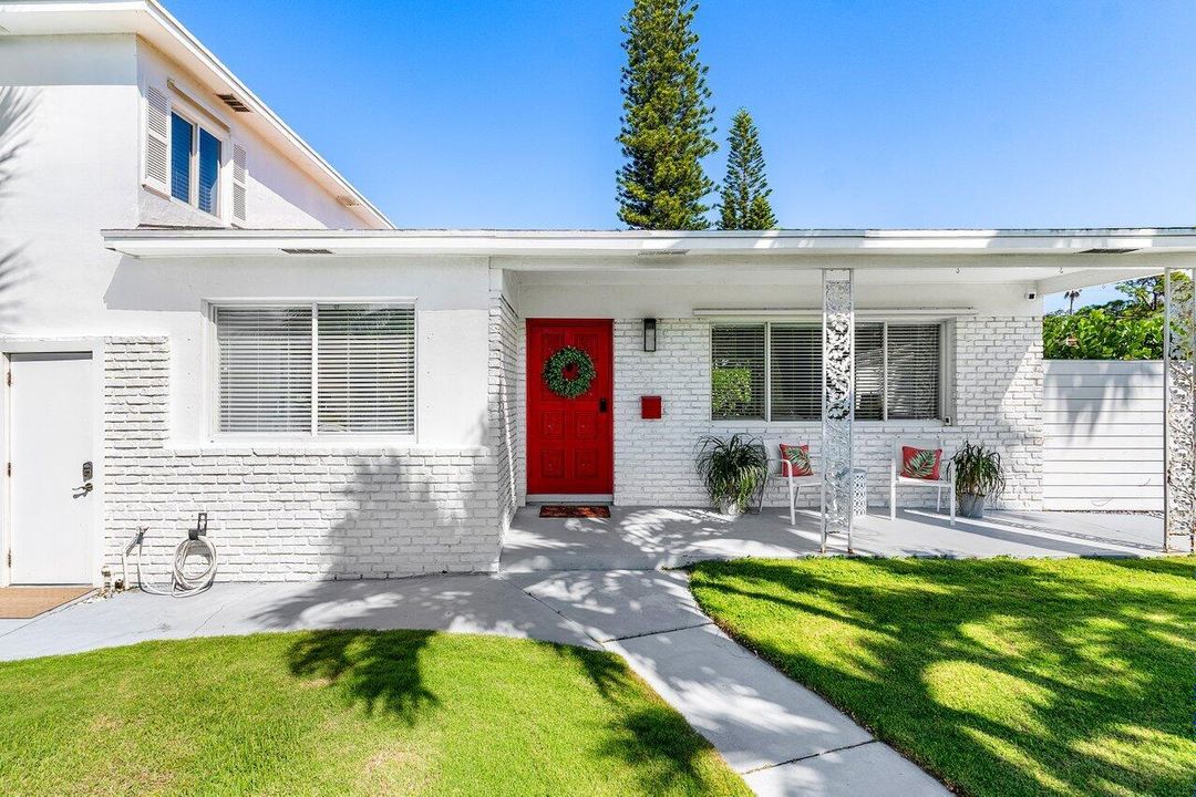 For Sale: $899,900 (3 beds, 2 baths, 2118 Square Feet)