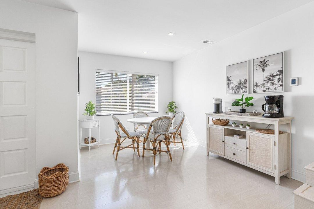 For Sale: $899,900 (3 beds, 2 baths, 2118 Square Feet)