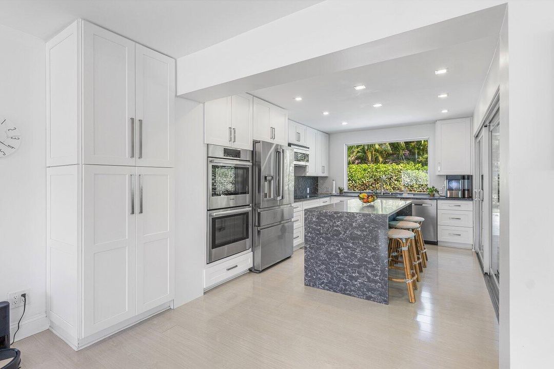 For Sale: $899,900 (3 beds, 2 baths, 2118 Square Feet)