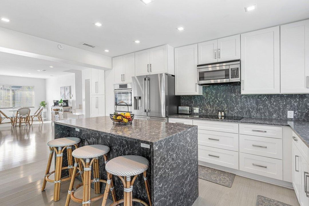 For Sale: $899,900 (3 beds, 2 baths, 2118 Square Feet)