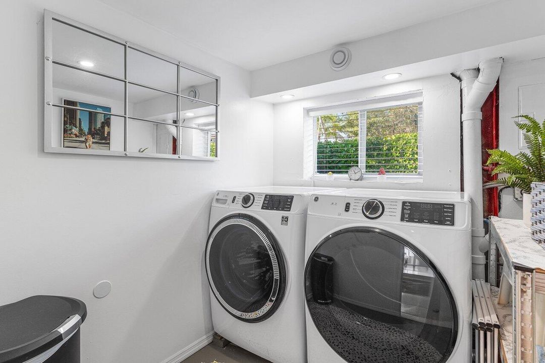 For Sale: $899,900 (3 beds, 2 baths, 2118 Square Feet)