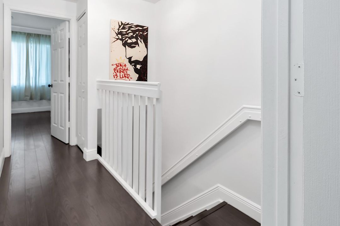 For Sale: $415,000 (2 beds, 2 baths, 1110 Square Feet)