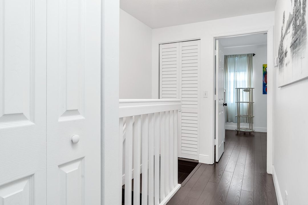 For Sale: $415,000 (2 beds, 2 baths, 1110 Square Feet)