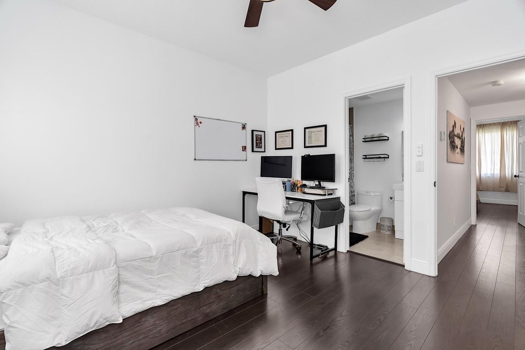 For Sale: $415,000 (2 beds, 2 baths, 1110 Square Feet)