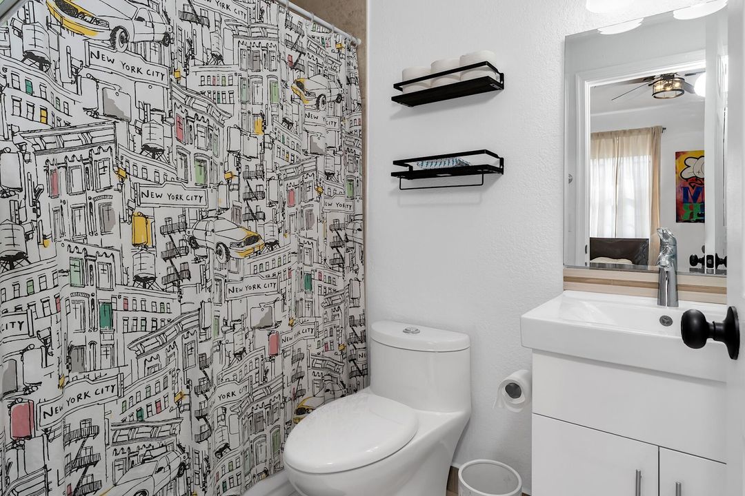 For Sale: $415,000 (2 beds, 2 baths, 1110 Square Feet)