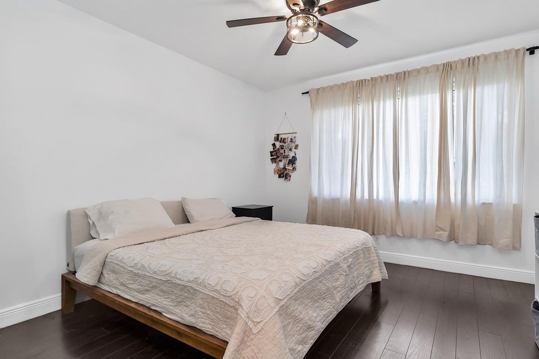 For Sale: $415,000 (2 beds, 2 baths, 1110 Square Feet)