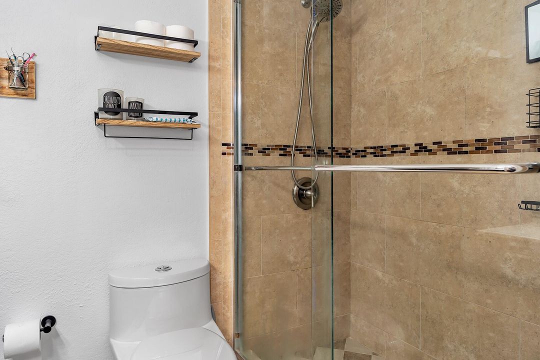 For Sale: $415,000 (2 beds, 2 baths, 1110 Square Feet)