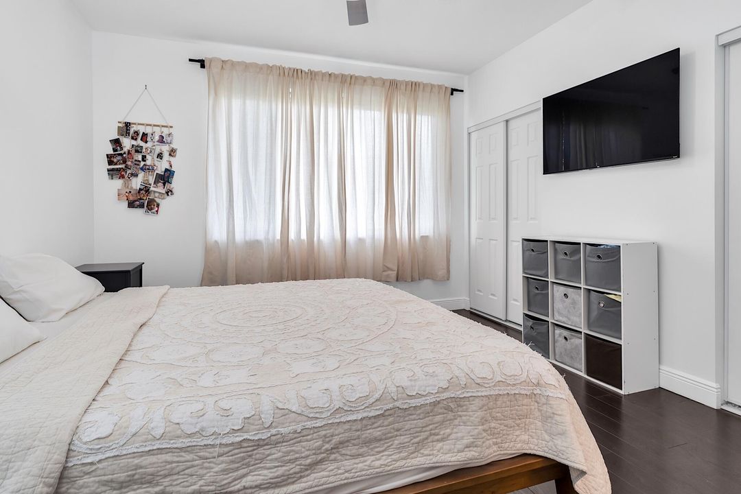 For Sale: $415,000 (2 beds, 2 baths, 1110 Square Feet)