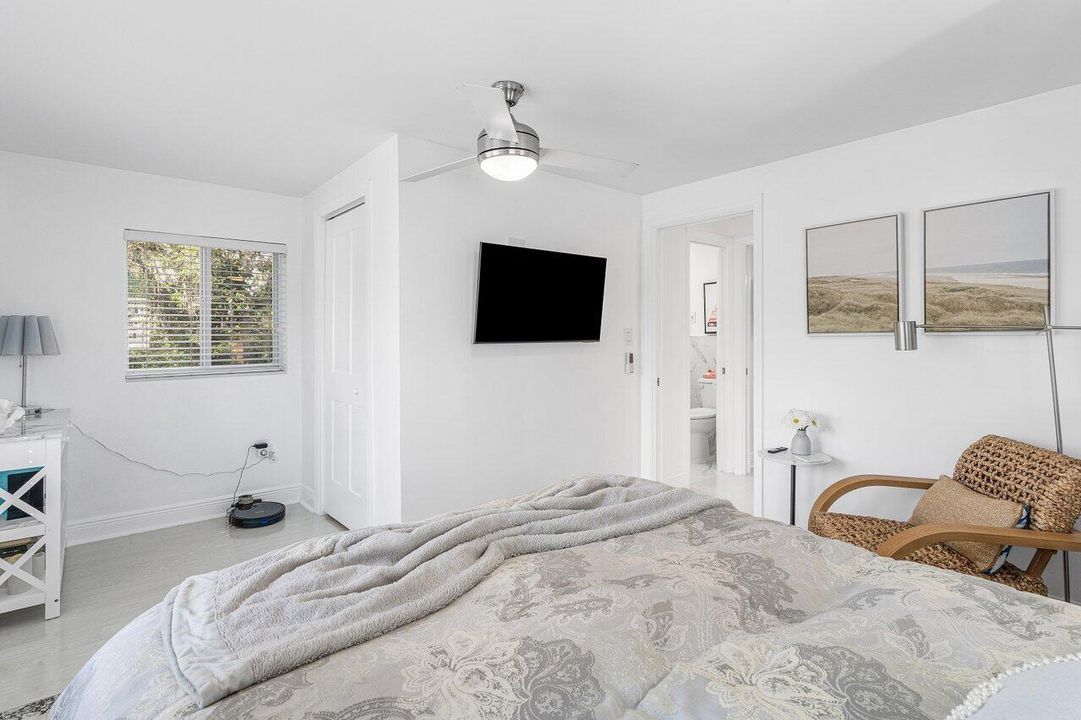 For Sale: $899,900 (3 beds, 2 baths, 2118 Square Feet)