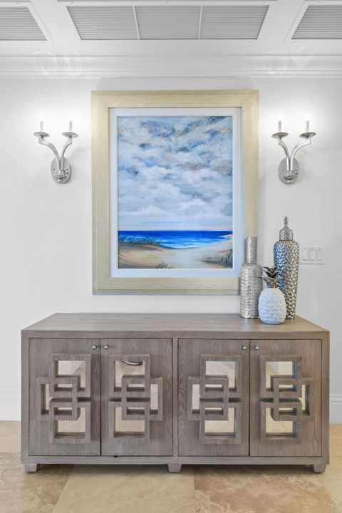 For Sale: $2,495,000 (3 beds, 3 baths, 2818 Square Feet)