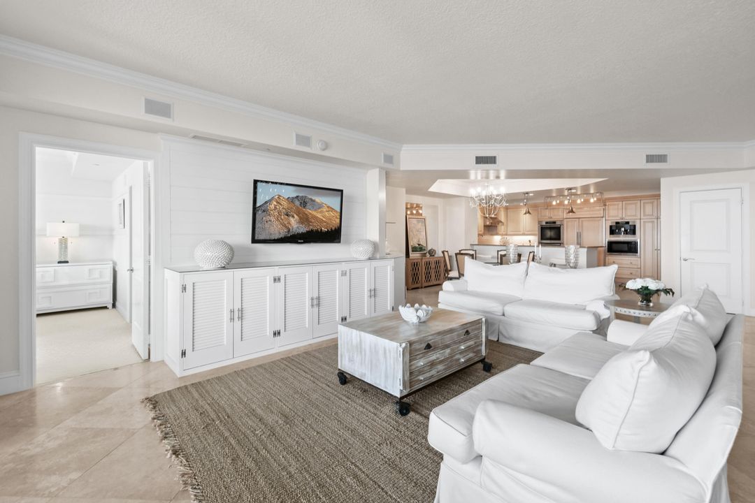 For Sale: $2,495,000 (3 beds, 3 baths, 2818 Square Feet)