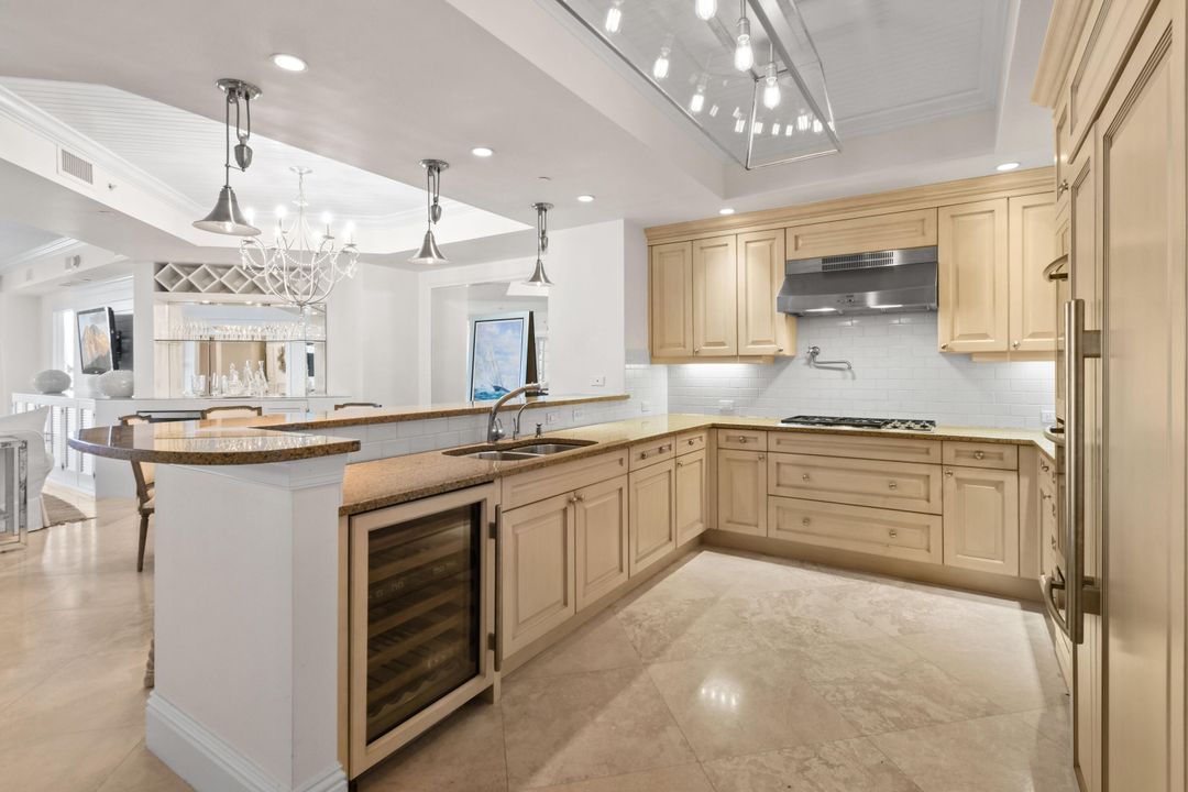 For Sale: $2,495,000 (3 beds, 3 baths, 2818 Square Feet)