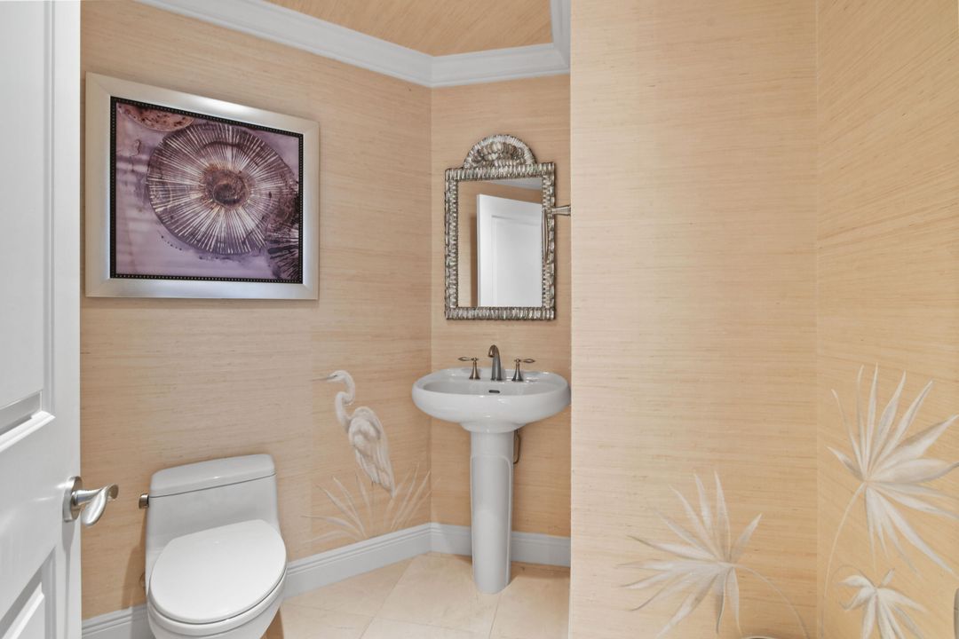 For Sale: $2,495,000 (3 beds, 3 baths, 2818 Square Feet)