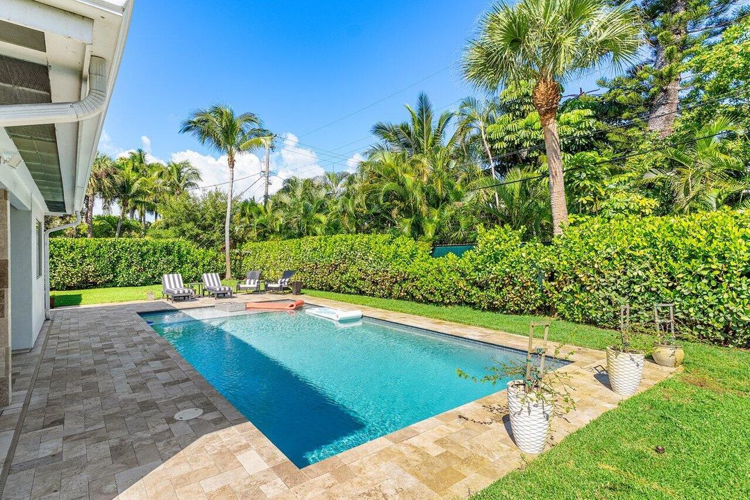 For Sale: $899,900 (3 beds, 2 baths, 2118 Square Feet)