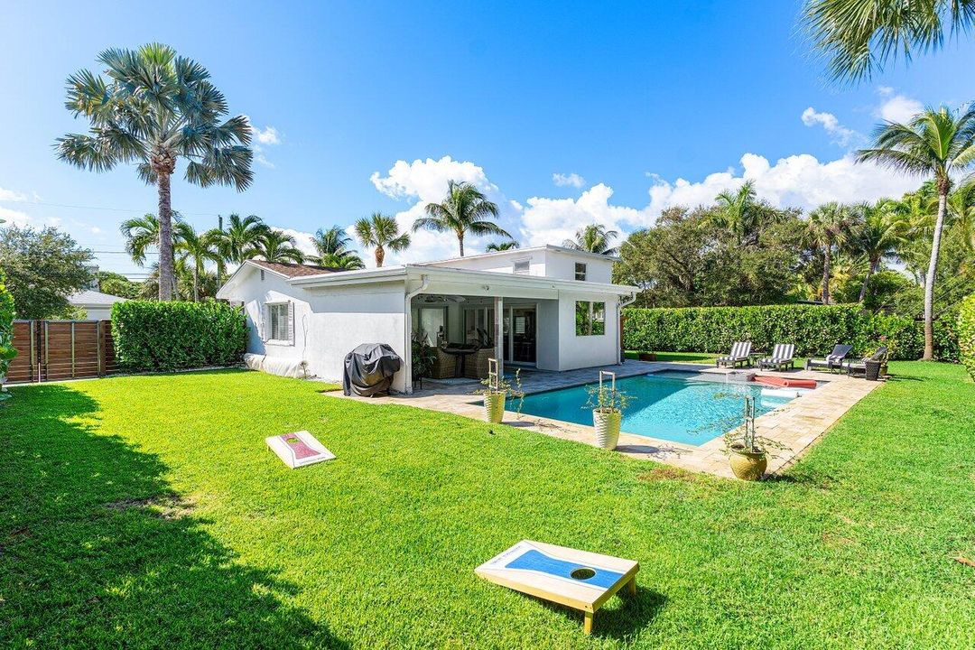 For Sale: $899,900 (3 beds, 2 baths, 2118 Square Feet)