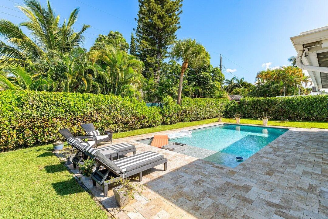 For Sale: $899,900 (3 beds, 2 baths, 2118 Square Feet)