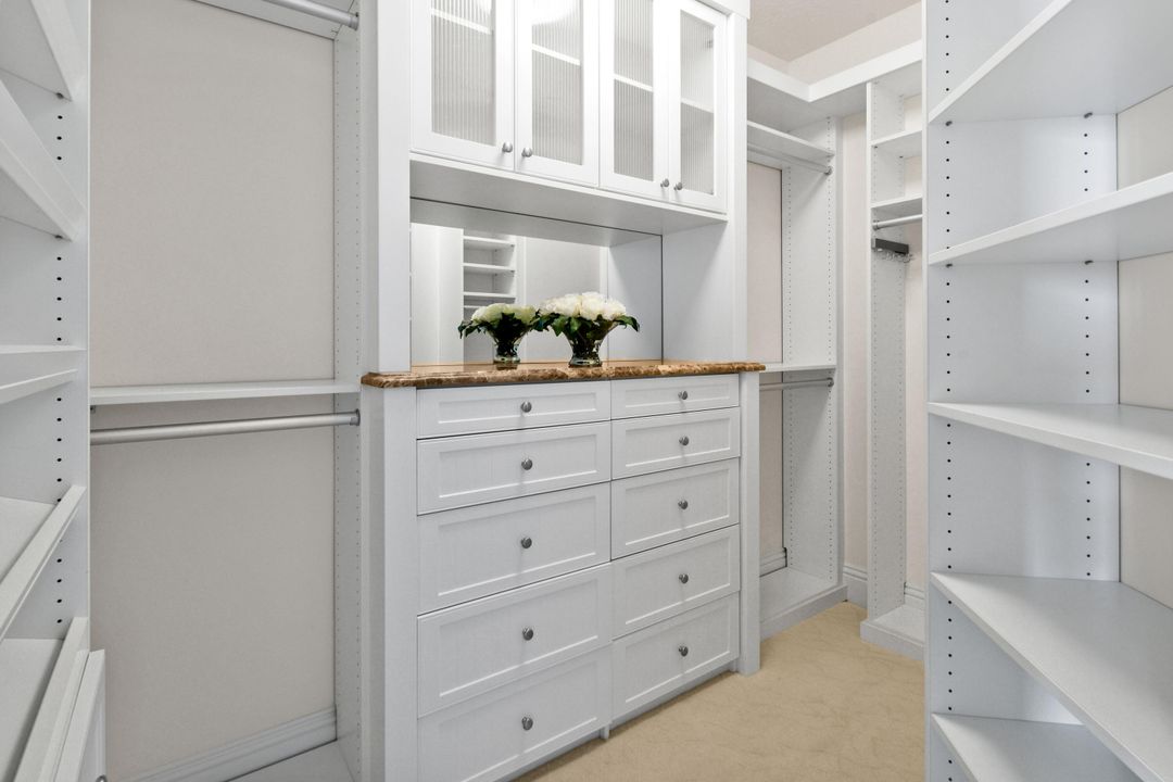 For Sale: $2,495,000 (3 beds, 3 baths, 2818 Square Feet)