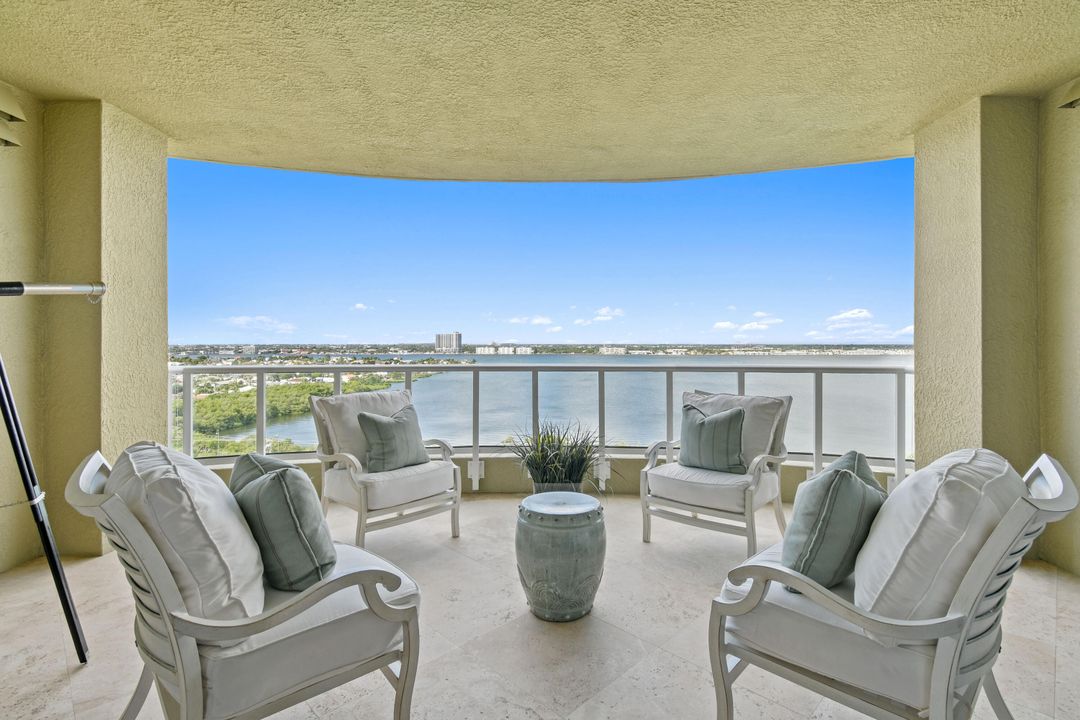 For Sale: $2,495,000 (3 beds, 3 baths, 2818 Square Feet)
