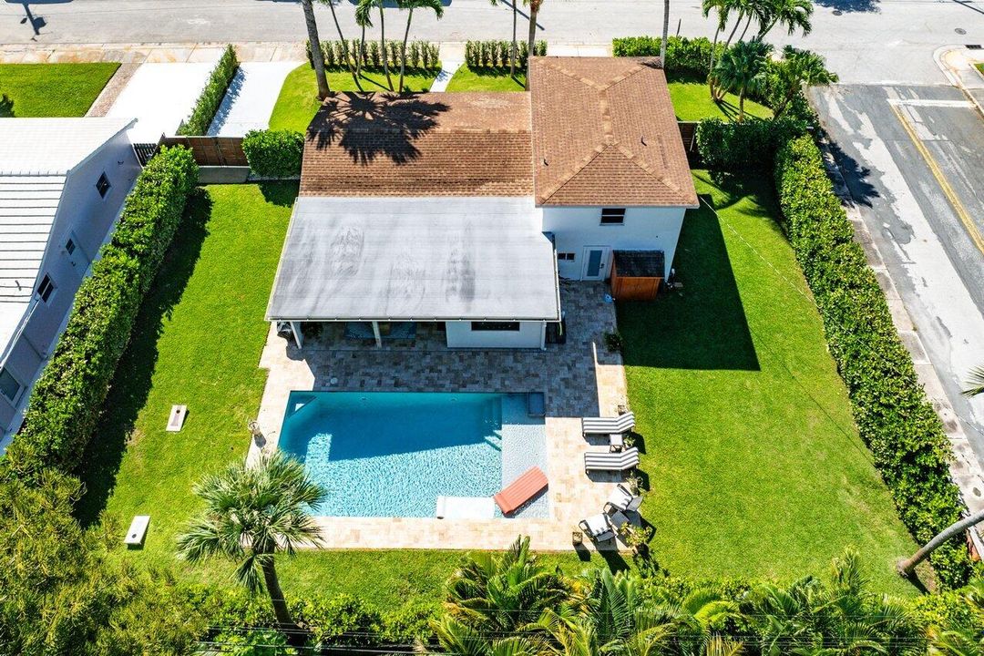 For Sale: $899,900 (3 beds, 2 baths, 2118 Square Feet)