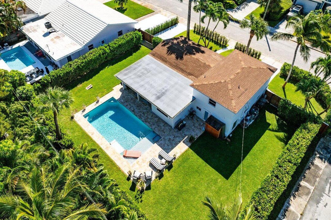 For Sale: $899,900 (3 beds, 2 baths, 2118 Square Feet)