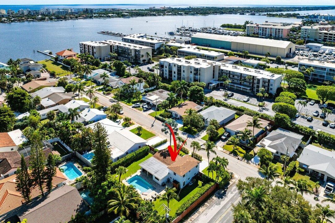 For Sale: $899,900 (3 beds, 2 baths, 2118 Square Feet)