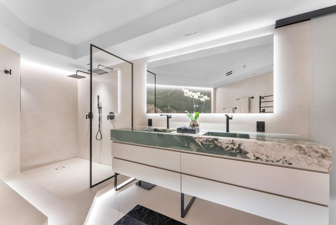 待售: $3,600,000 (3 贝兹, 3 浴室, 2600 平方英尺)